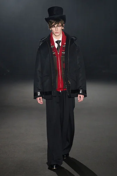 Look 39